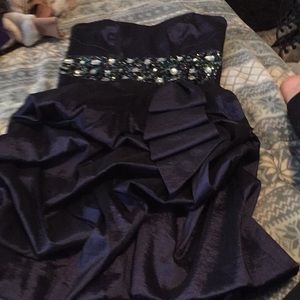Never worn!!!    Strapless Dress with jewles